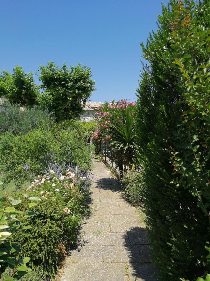 - Des Oliviers Apartment Richerenches